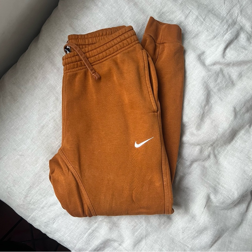 nike cuffed men’s joggers